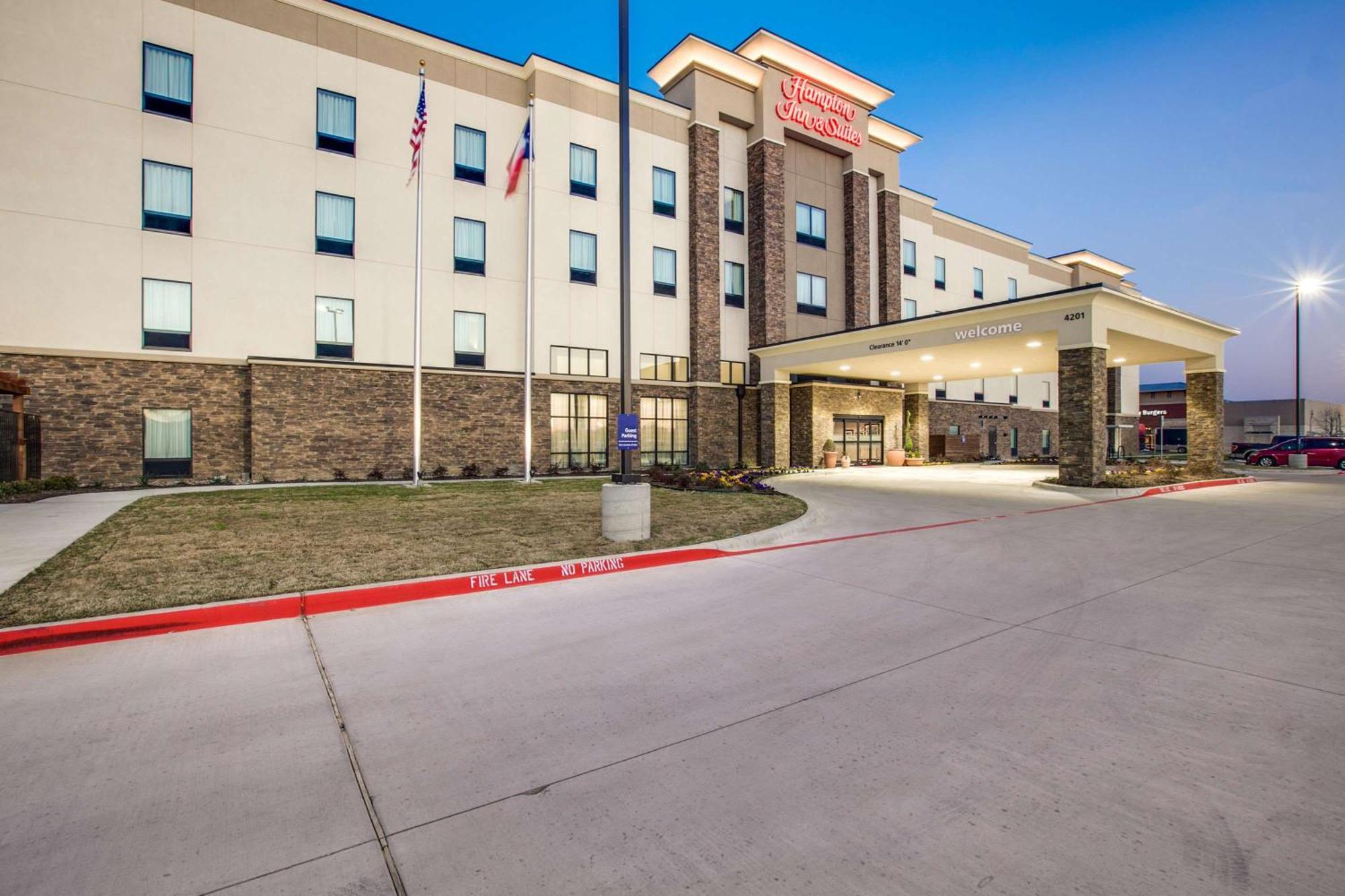 Hampton Inn & Suites Dallas/Ft. Worth Airport South Euless Exterior photo